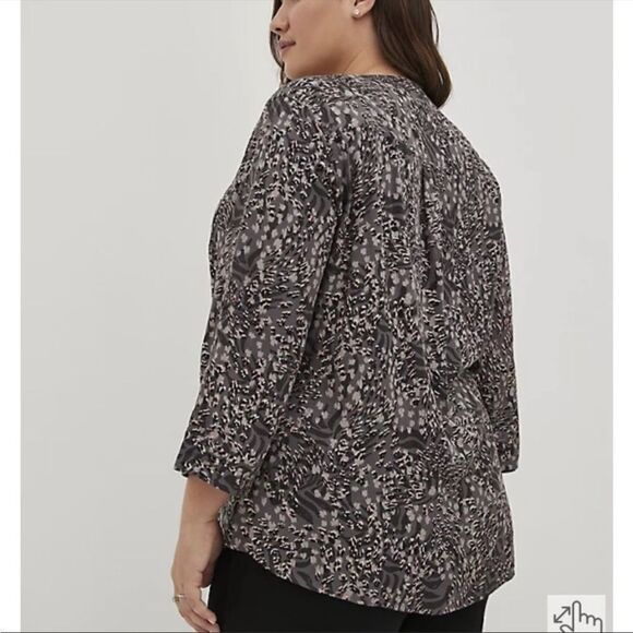 Torrid Harper Pullover Top blouse shirt leopard zebra print size 0 Large 12 - Picture 2 of 7